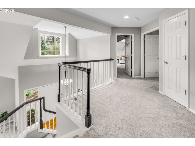 1331 TROON Dr, West Linn, OR 97068