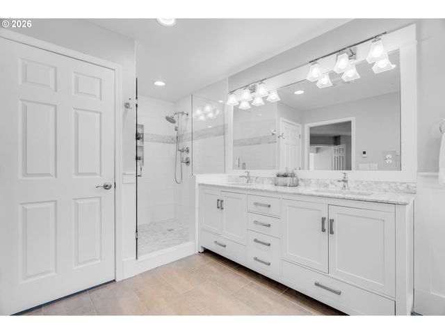 1331 TROON Dr, West Linn, OR 97068