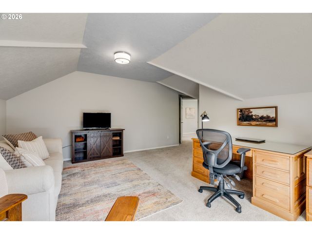 1331 TROON Dr, West Linn, OR 97068