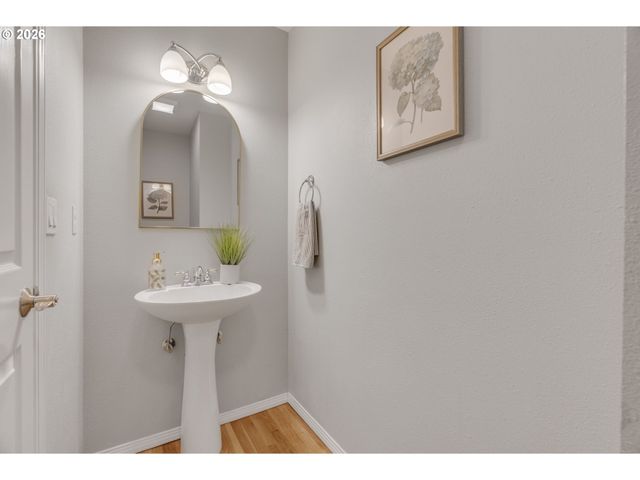 1331 TROON Dr, West Linn, OR 97068