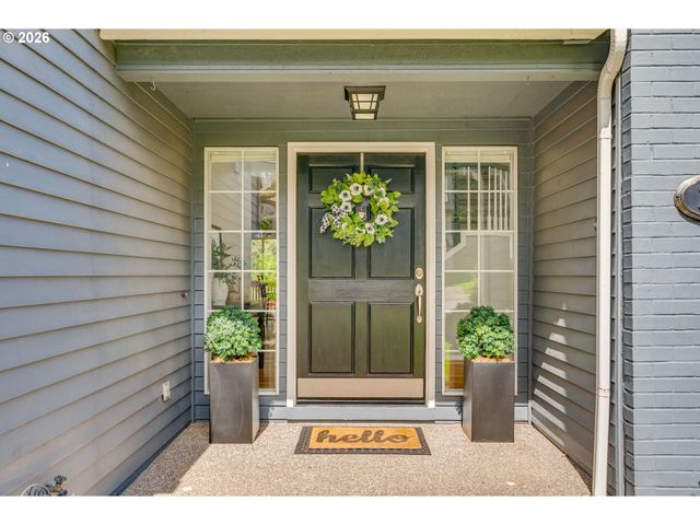 1331 TROON Dr, West Linn, OR 97068