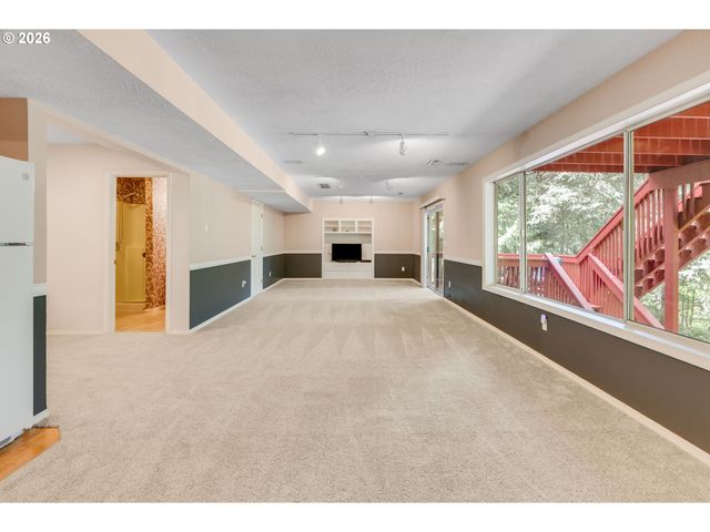 1331 TROON Dr, West Linn, OR 97068