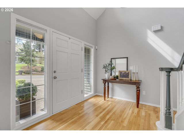 1331 TROON Dr, West Linn, OR 97068