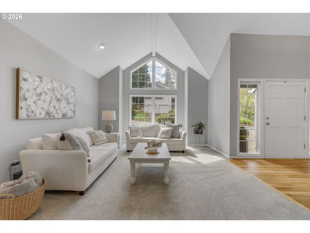 1331 TROON Dr, West Linn, OR 97068