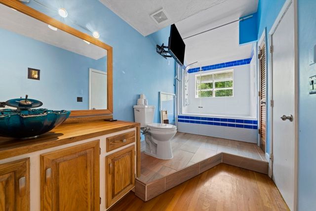 171 Tall Oaks Dr F, Weymouth, MA 02190