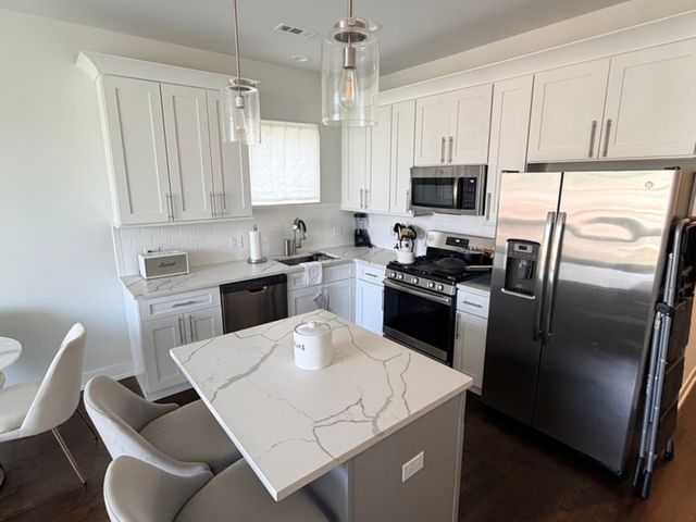 6606 S University Avenue 2, Chicago, IL 60637