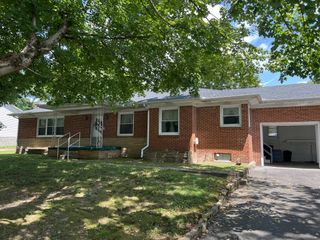 5121 Austin Peay Hwy, Westmoreland, TN 37186