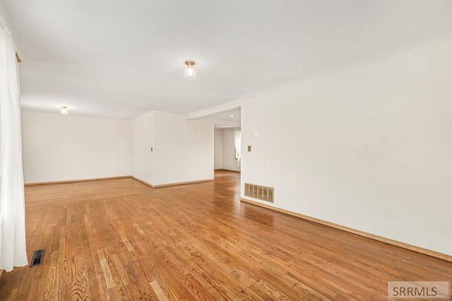 2879 E 1000 N, Sugar City, ID 83448