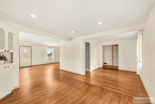 2879 E 1000 N, Sugar City, ID 83448