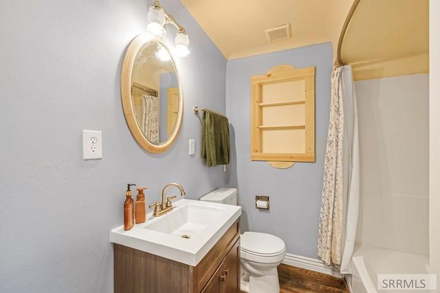 2879 E 1000 N, Sugar City, ID 83448