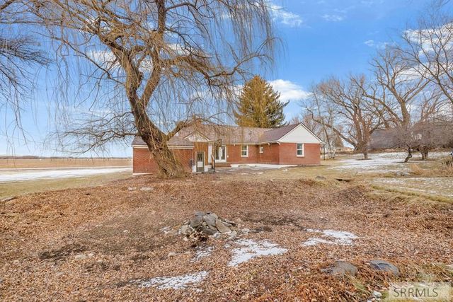 2879 E 1000 N, Sugar City, ID 83448