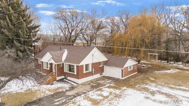 2879 E 1000 N, Sugar City, ID 83448