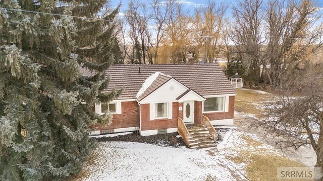 2879 E 1000 N, Sugar City, ID 83448