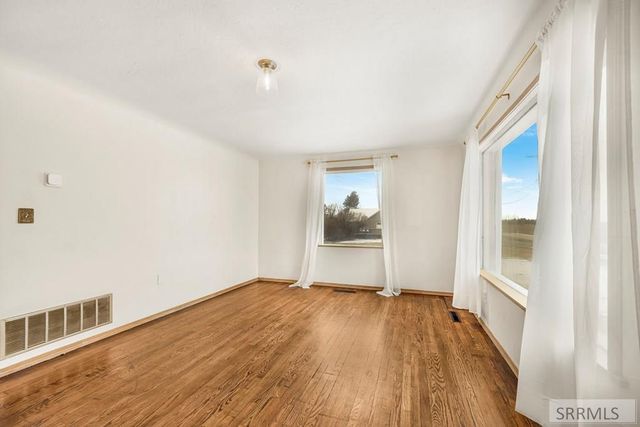 2879 E 1000 N, Sugar City, ID 83448