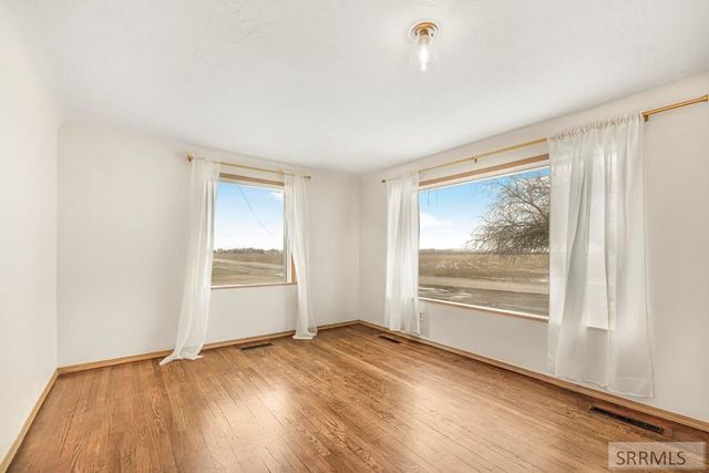 2879 E 1000 N, Sugar City, ID 83448