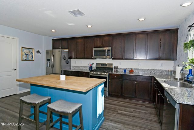 8937 Quail Falls Drive, Reno, NV 89506