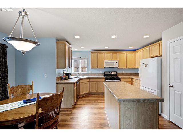 265 CASTING St, Albany, OR 97322