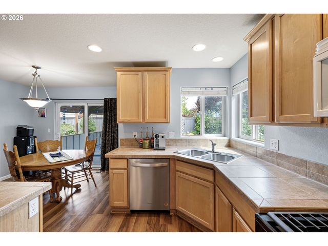265 CASTING St, Albany, OR 97322