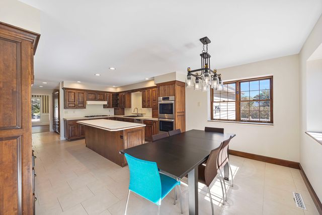 3211 Leafy Lane, Bloomington, IL 61704