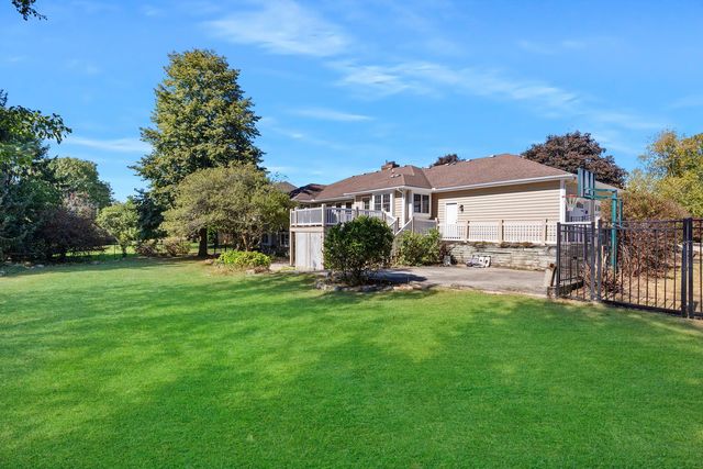 3211 Leafy Lane, Bloomington, IL 61704