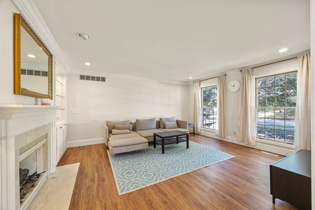 3211 Leafy Lane, Bloomington, IL 61704