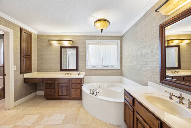 3211 Leafy Lane, Bloomington, IL 61704