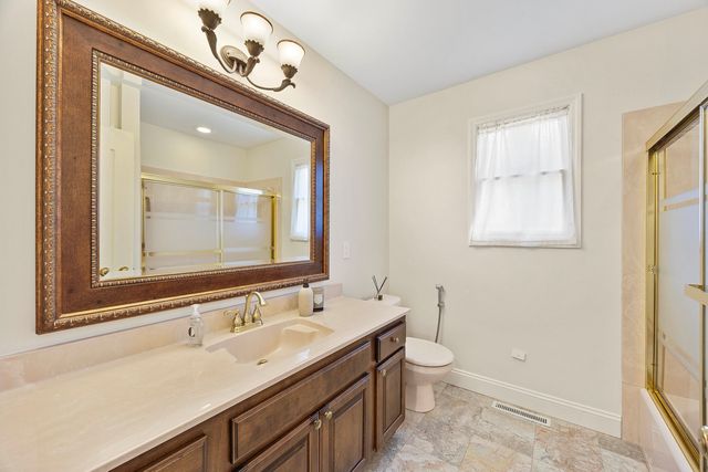 3211 Leafy Lane, Bloomington, IL 61704