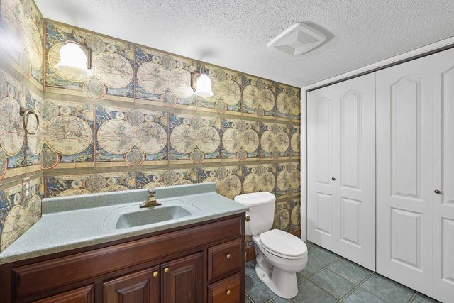 3211 Leafy Lane, Bloomington, IL 61704