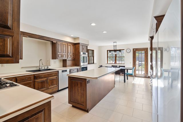 3211 Leafy Lane, Bloomington, IL 61704