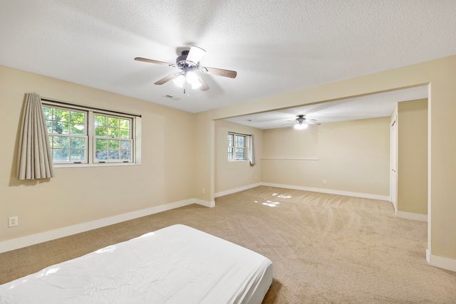 3211 Leafy Lane, Bloomington, IL 61704