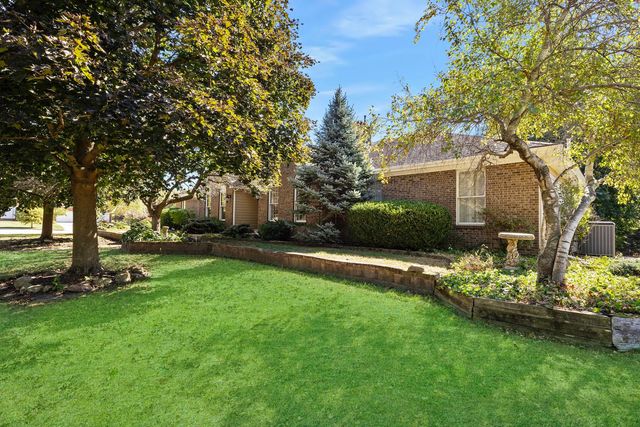 3211 Leafy Lane, Bloomington, IL 61704