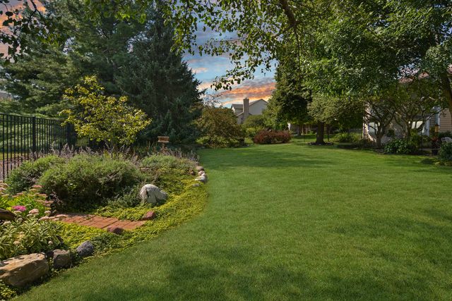 3211 Leafy Lane, Bloomington, IL 61704