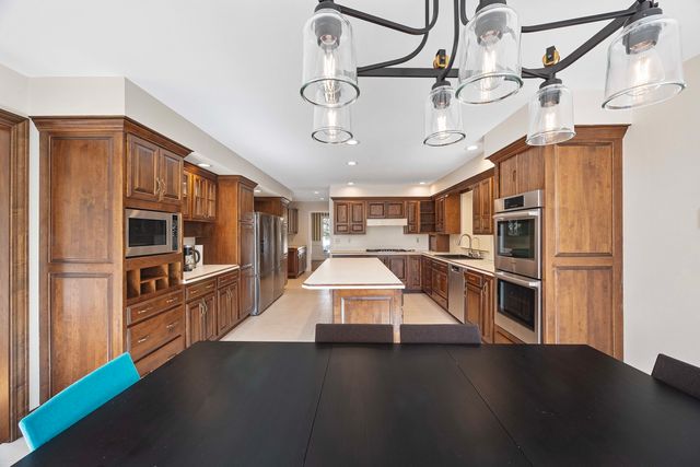 3211 Leafy Lane, Bloomington, IL 61704