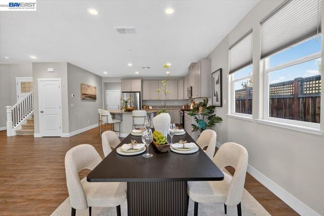 1814 Balsam Ct, Lathrop, CA 95330