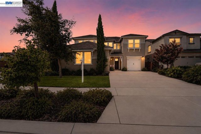1814 Balsam Ct, Lathrop, CA 95330