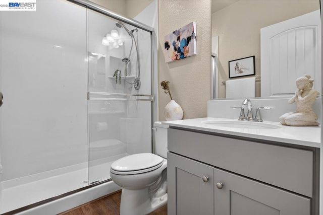 1814 Balsam Ct, Lathrop, CA 95330