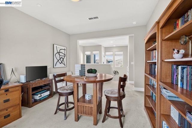 1814 Balsam Ct, Lathrop, CA 95330