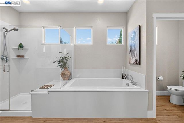 1814 Balsam Ct, Lathrop, CA 95330