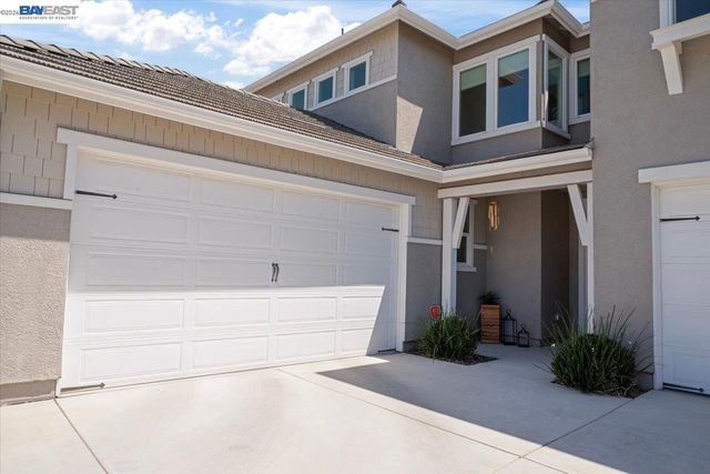 1814 Balsam Ct, Lathrop, CA 95330