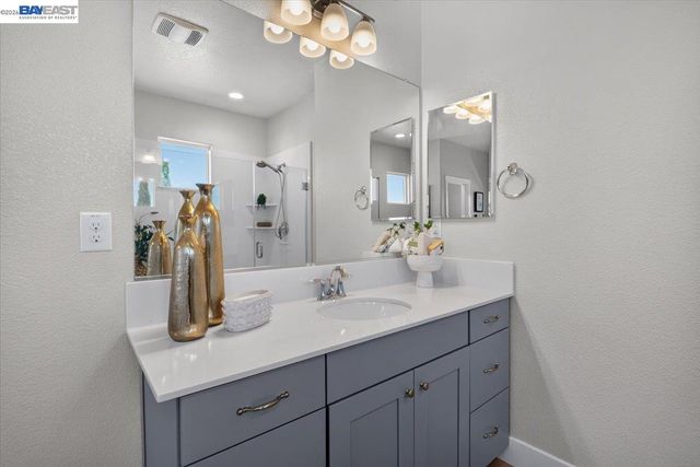 1814 Balsam Ct, Lathrop, CA 95330