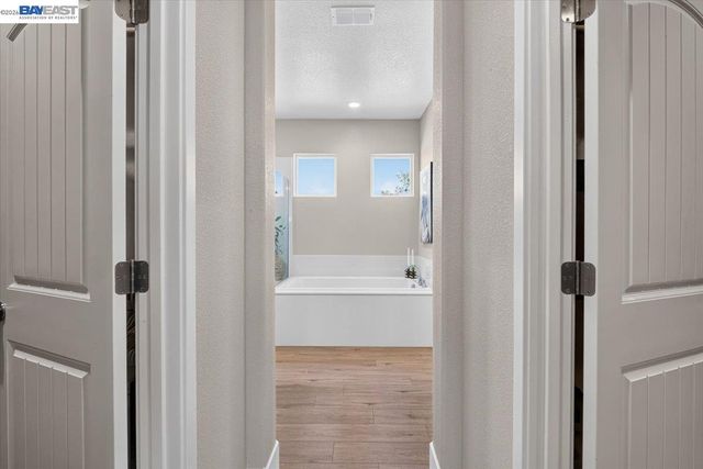 1814 Balsam Ct, Lathrop, CA 95330