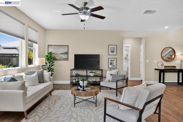 1814 Balsam Ct, Lathrop, CA 95330