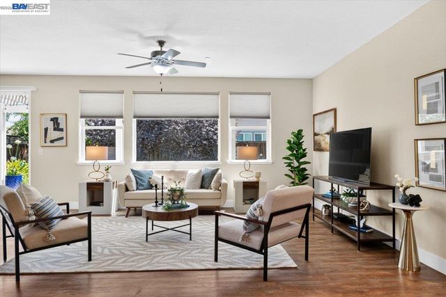 1814 Balsam Ct, Lathrop, CA 95330