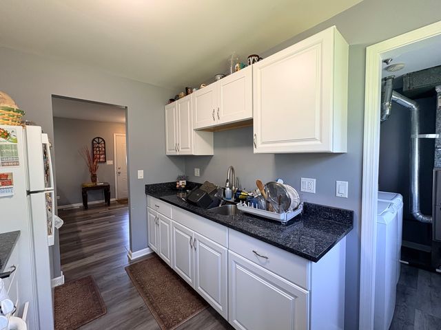 1320 Foxcroft Drive, Aurora, IL 60506