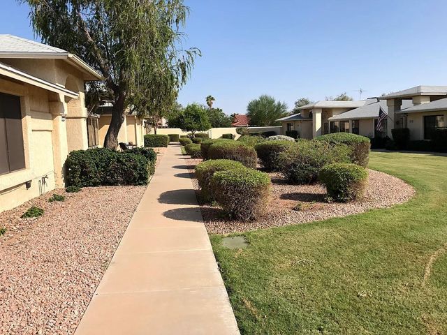 20227 N Broken Arrow Drive, Sun City West, AZ 85375