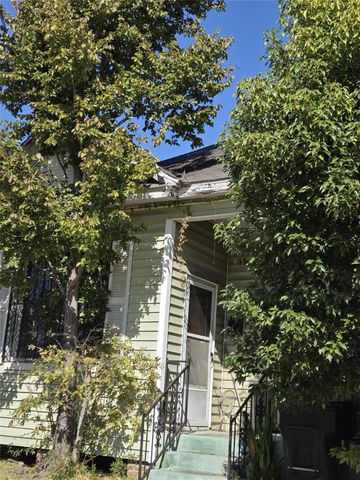 7933 Goode Street, Houston, TX 77012