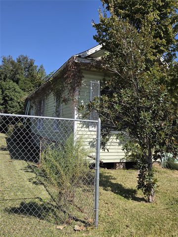 7933 Goode Street, Houston, TX 77012