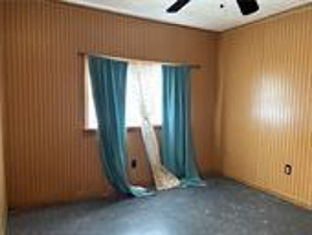 600 N East Street, Caney, KS 67333