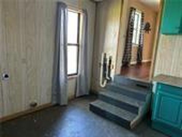 600 N East Street, Caney, KS 67333