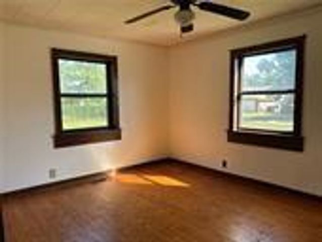 600 N East Street, Caney, KS 67333